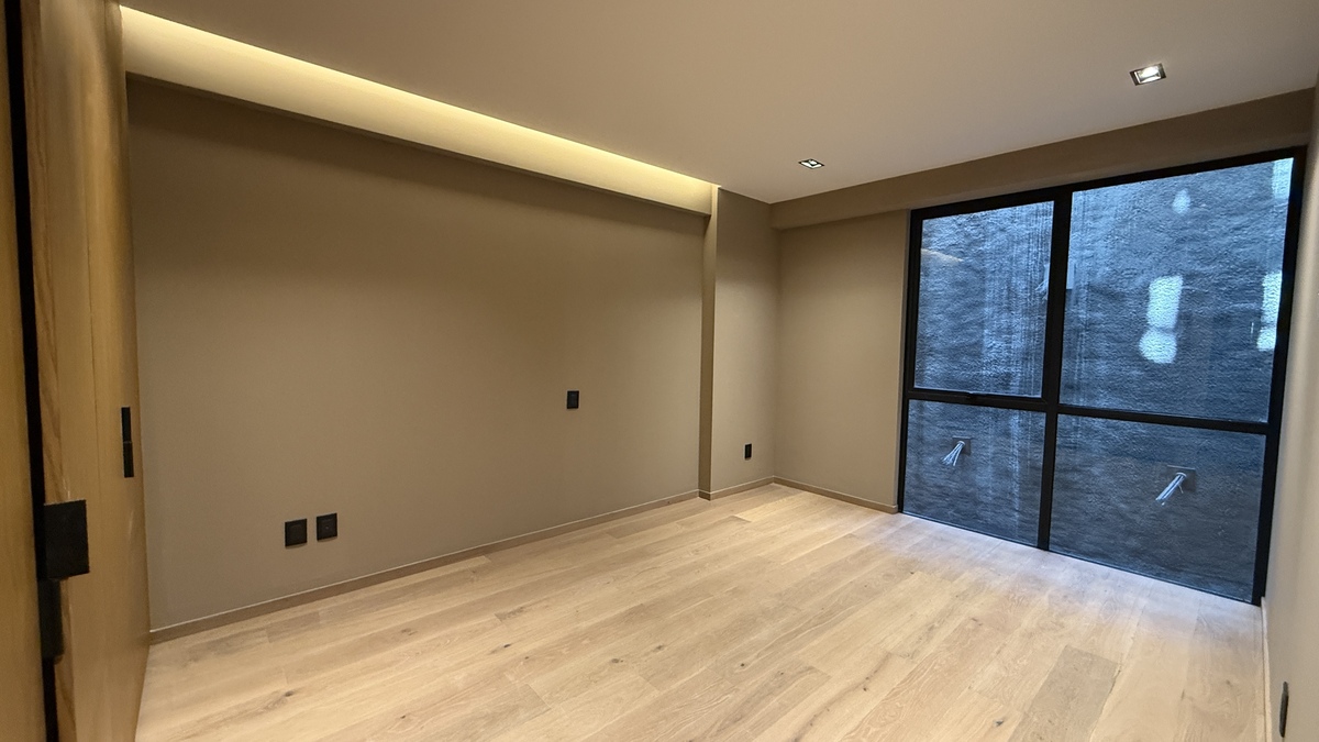 11 of 18: Recamara secundaria