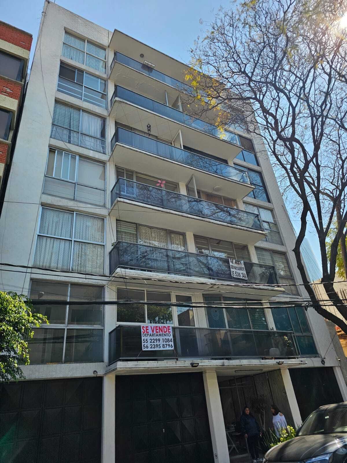 2 de 12: FACHADA