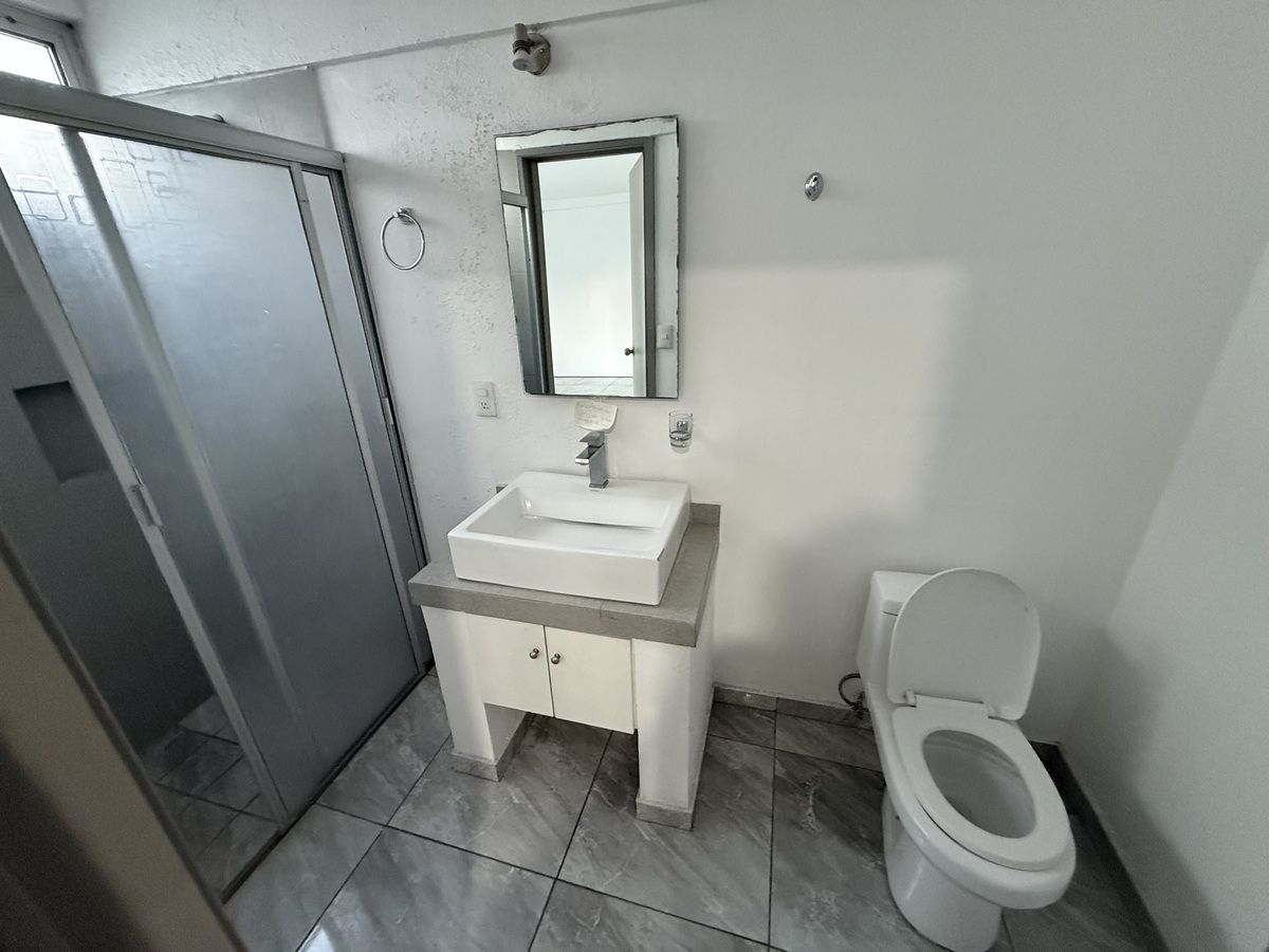 Baño principal, foto 10 de 15