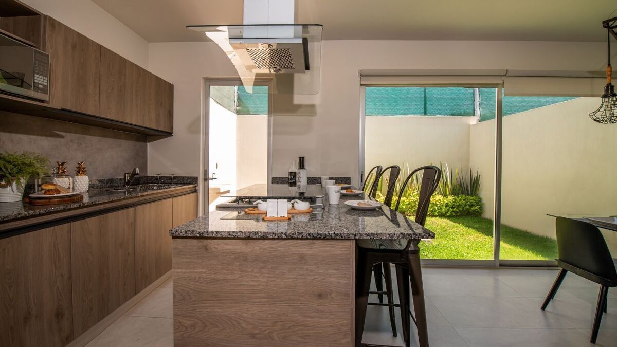 3 of 14: Casas en Venta en Zapopan con Casa Club, Alberca y Gimnasio