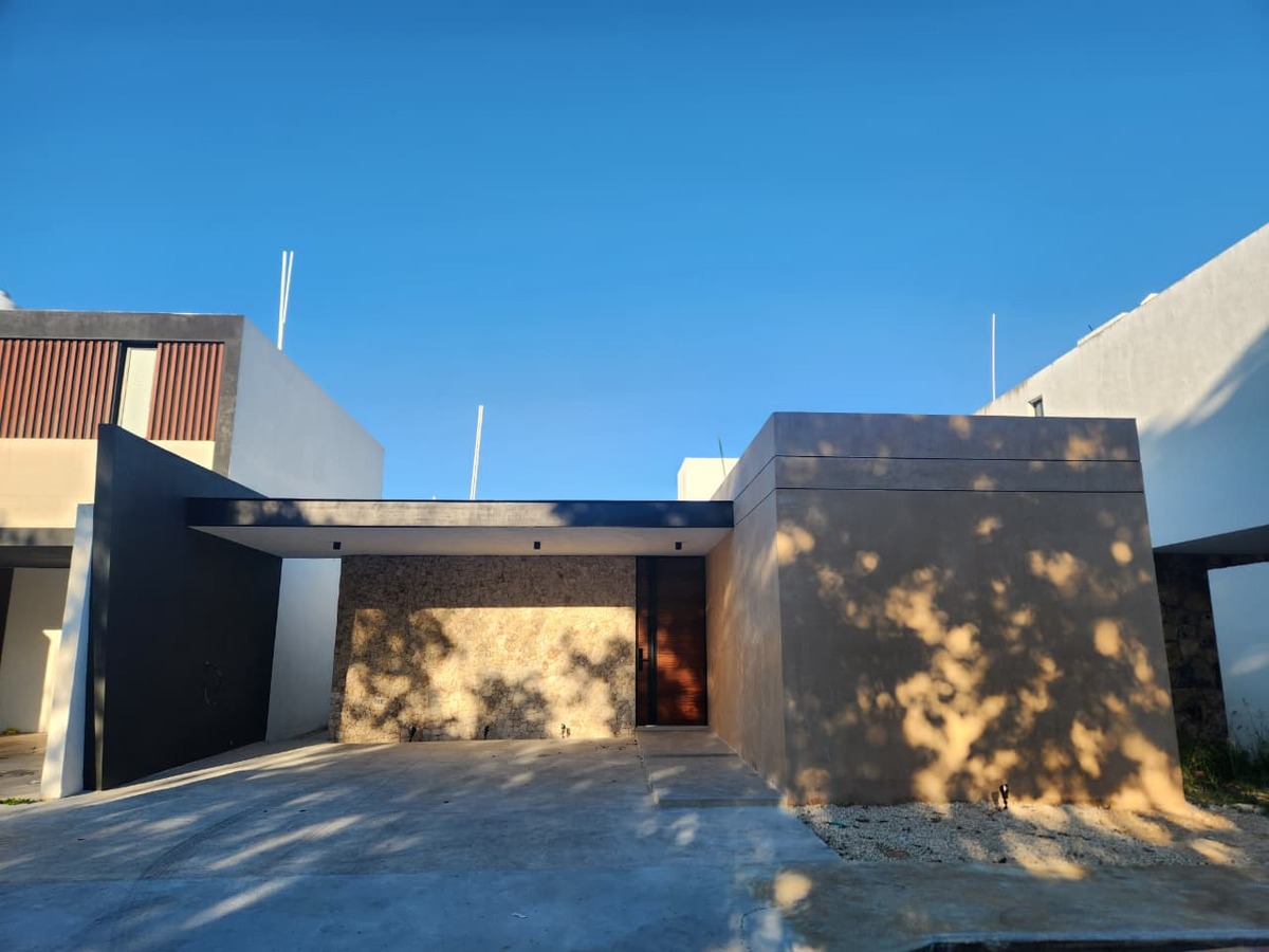 1 de 36: Fachada Principal