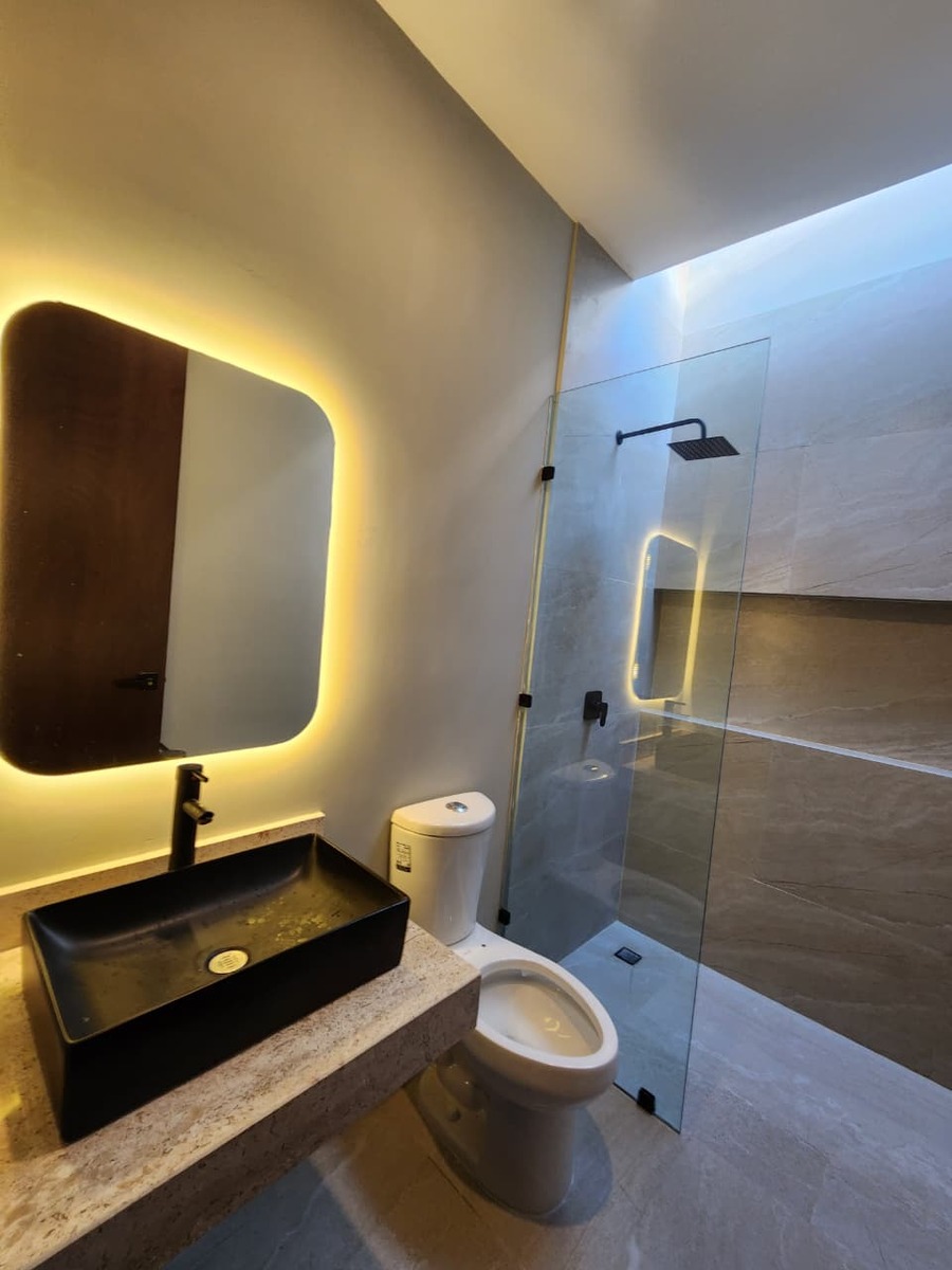 17 de 36: Baño, Tercera Recámara