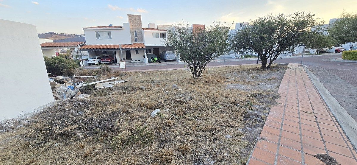 Terreno escriturado en esquina dentro de Pedregal de Schoenstatt - foto 3