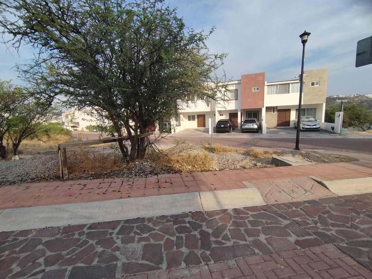Terreno escriturado en esquina dentro de Pedregal de Schoenstatt - foto 4