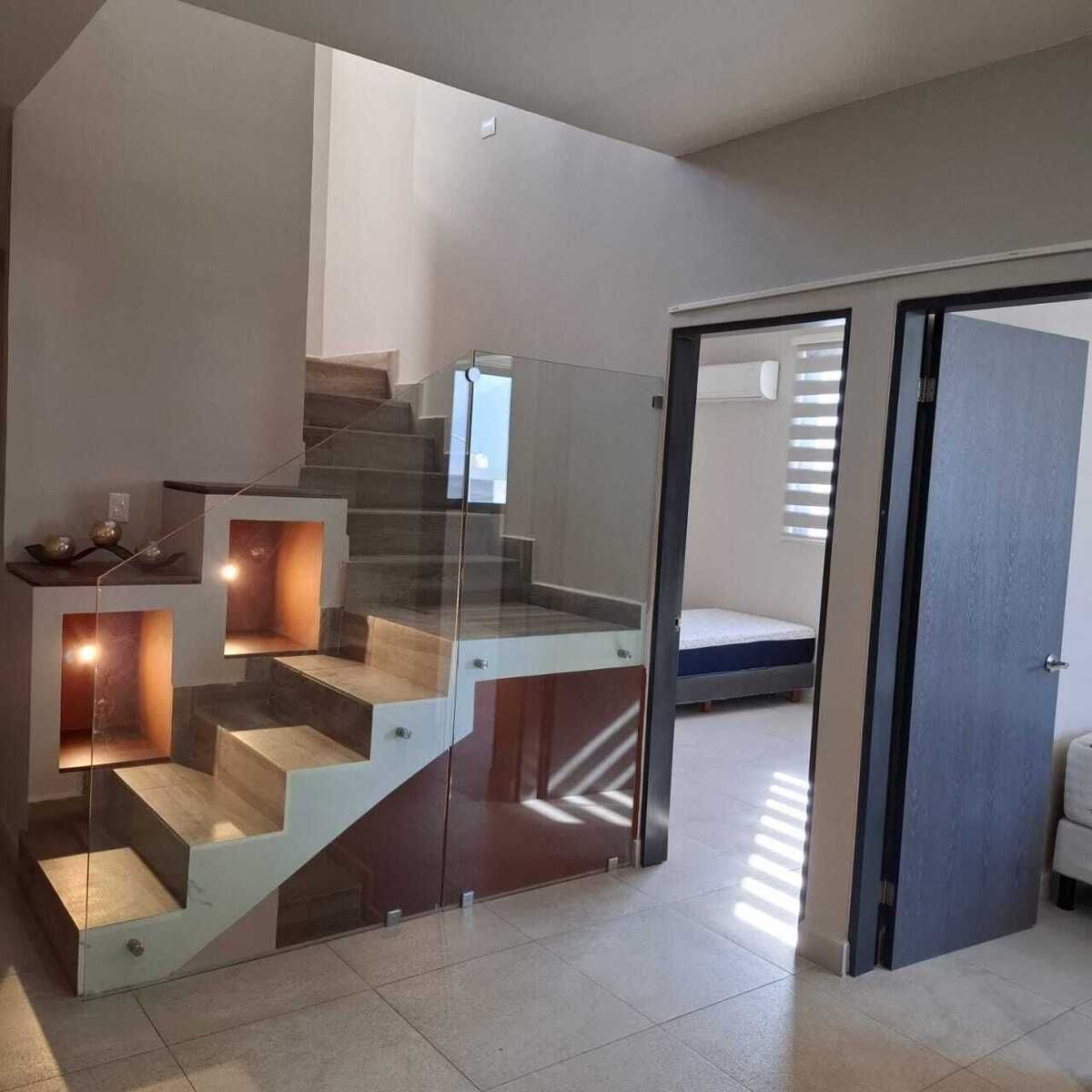 20 de 29: ACCESO AL TERCER PISO