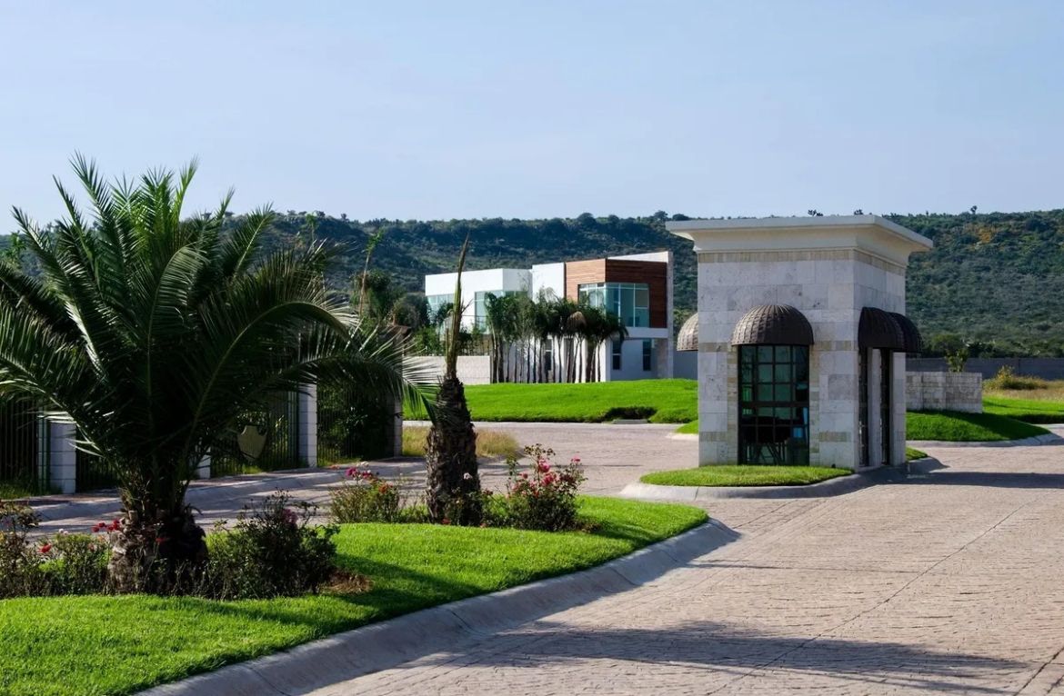 Se vende terreno en Privada Residencial "Las Villas"