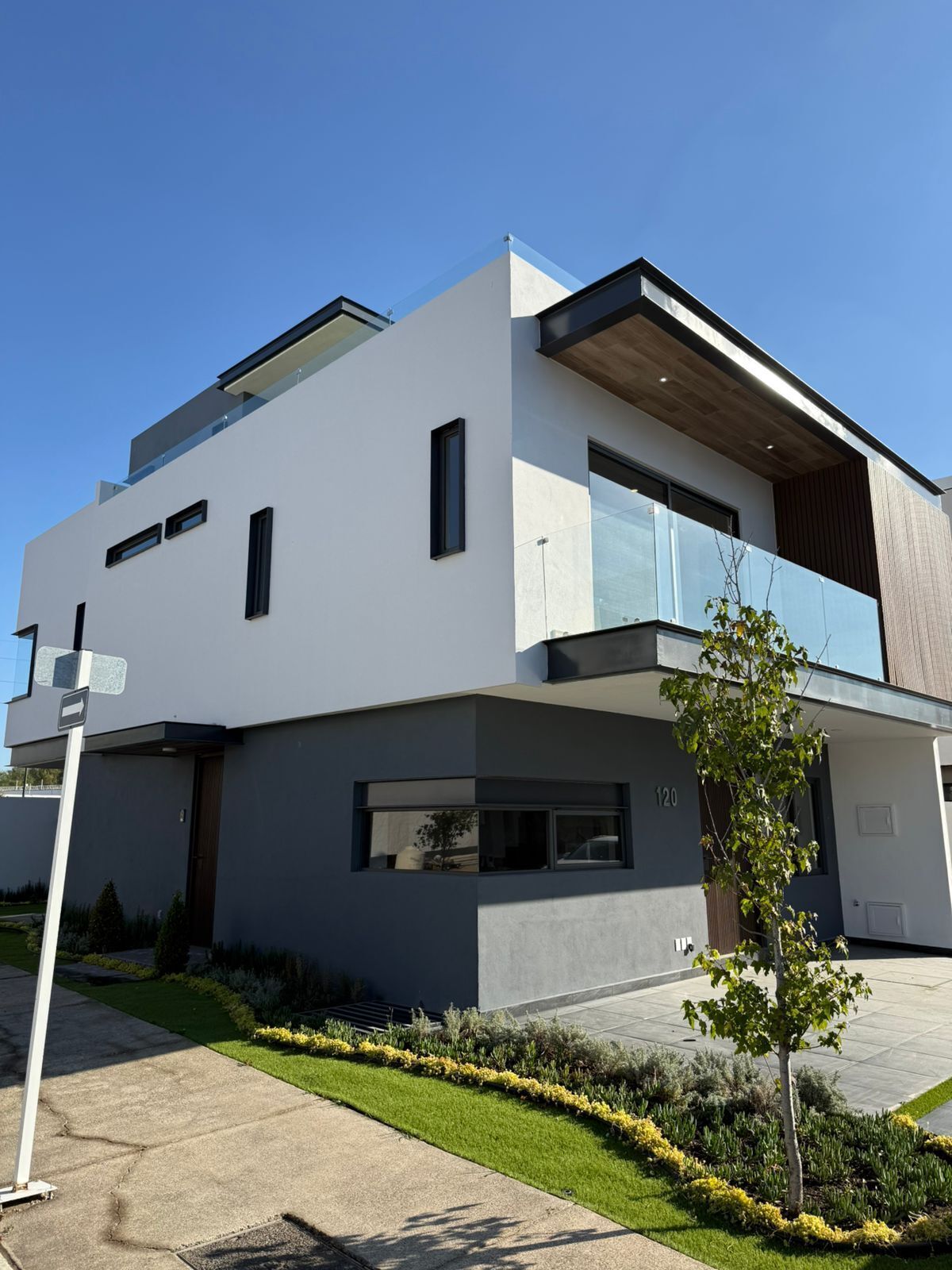 2 de 17: Vista esquina