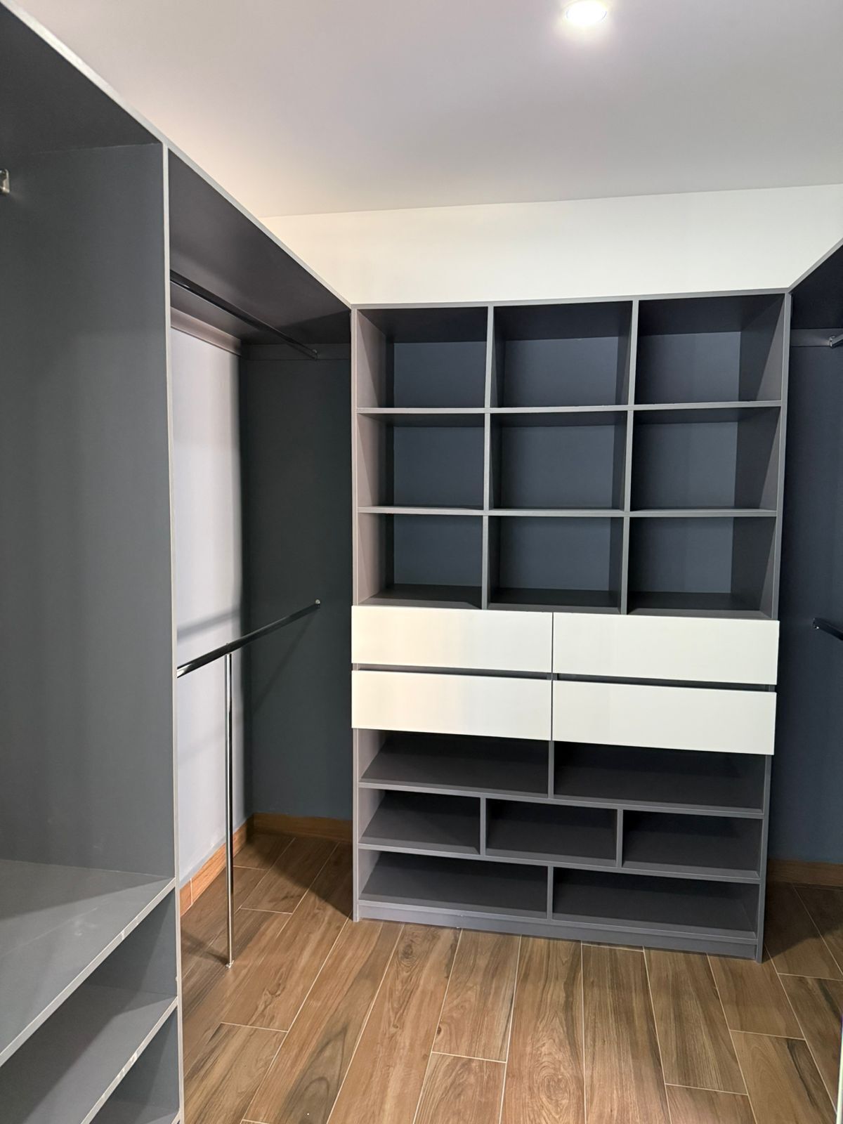 12 de 20: Vestidor recámara principal