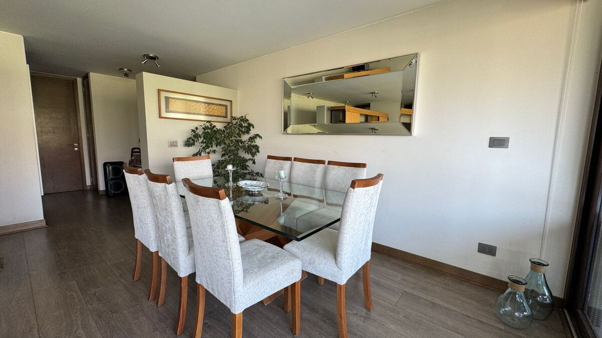 4 of 25: Comedor