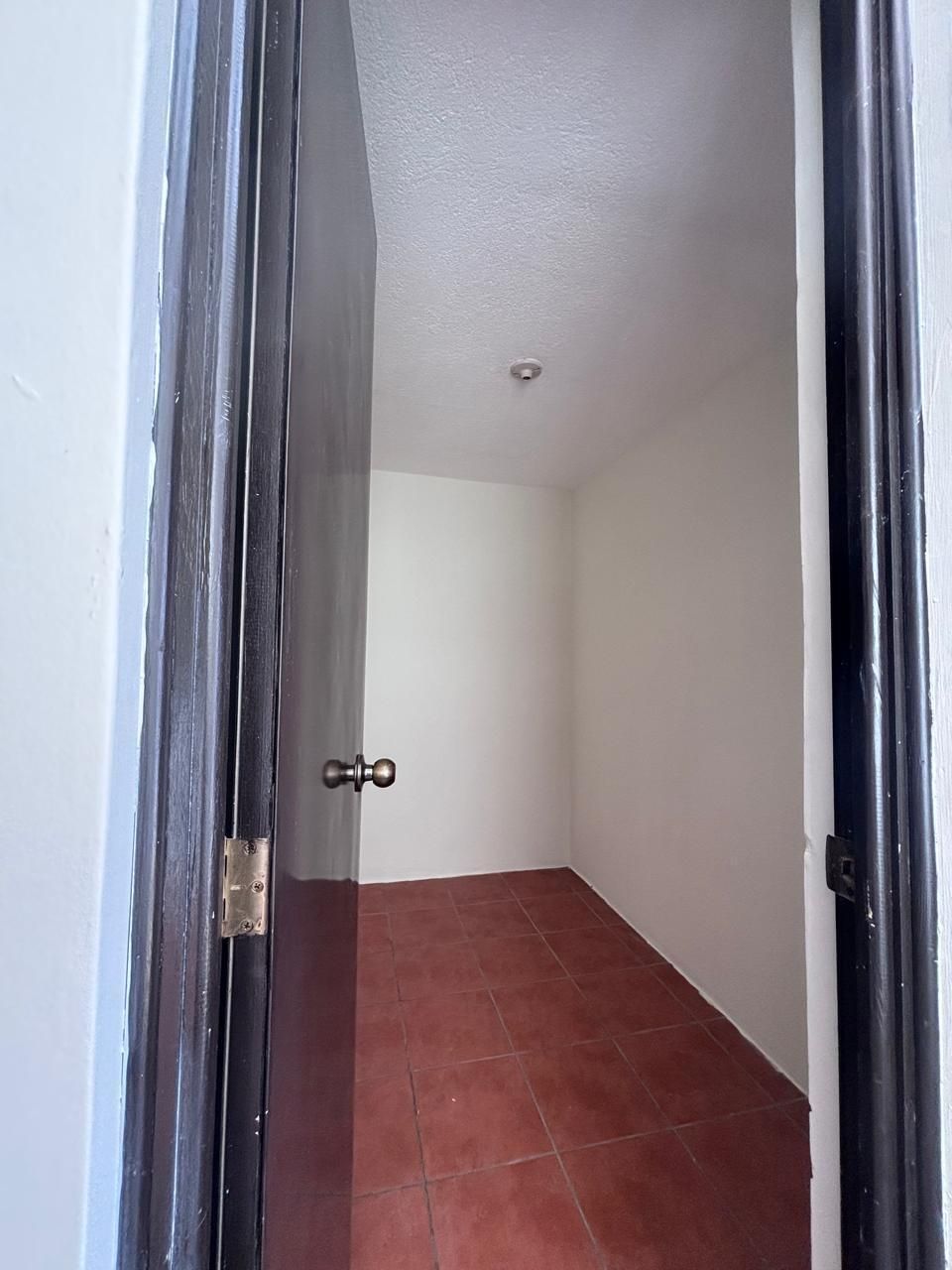 9 de 26: Cuarto de Servicio