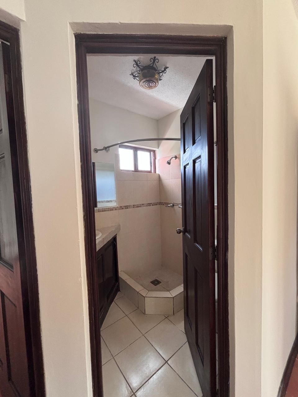 16 de 26: Baño secundario