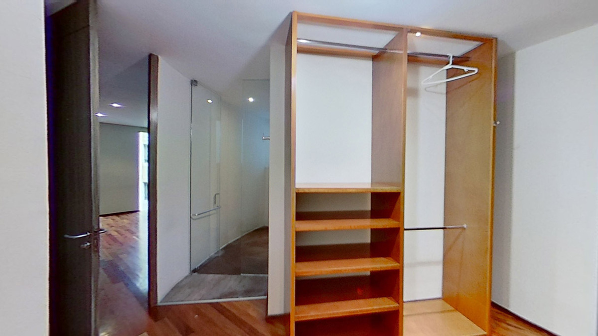 33 de 41: Closet vestidor2 recamara
