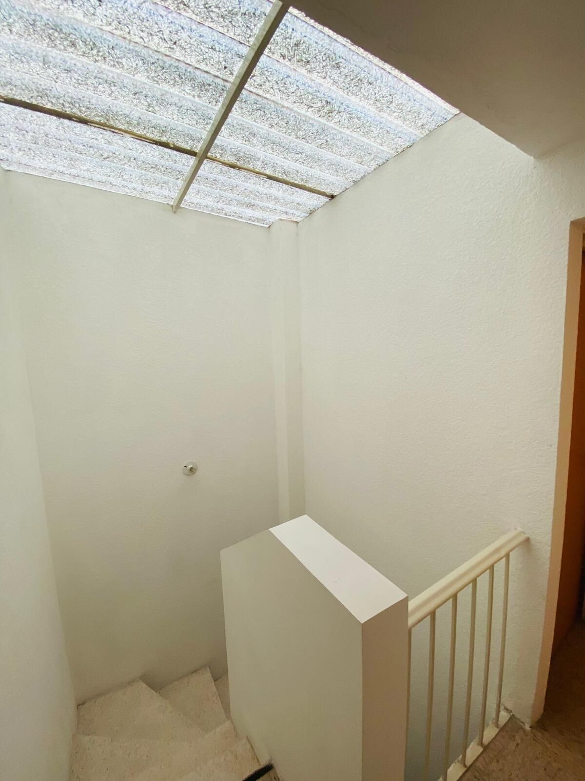 26 de 28: CUBO DE ESCALERAS