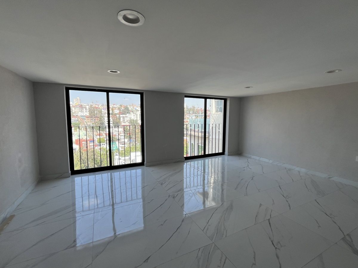 4 of 33: Sala comedor