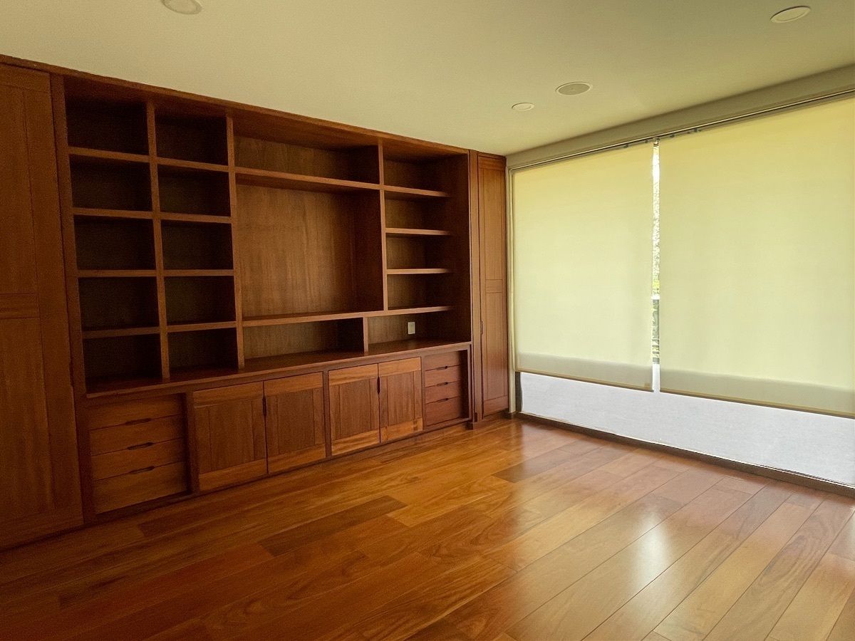 21 de 21: Muebles empotrados de madera