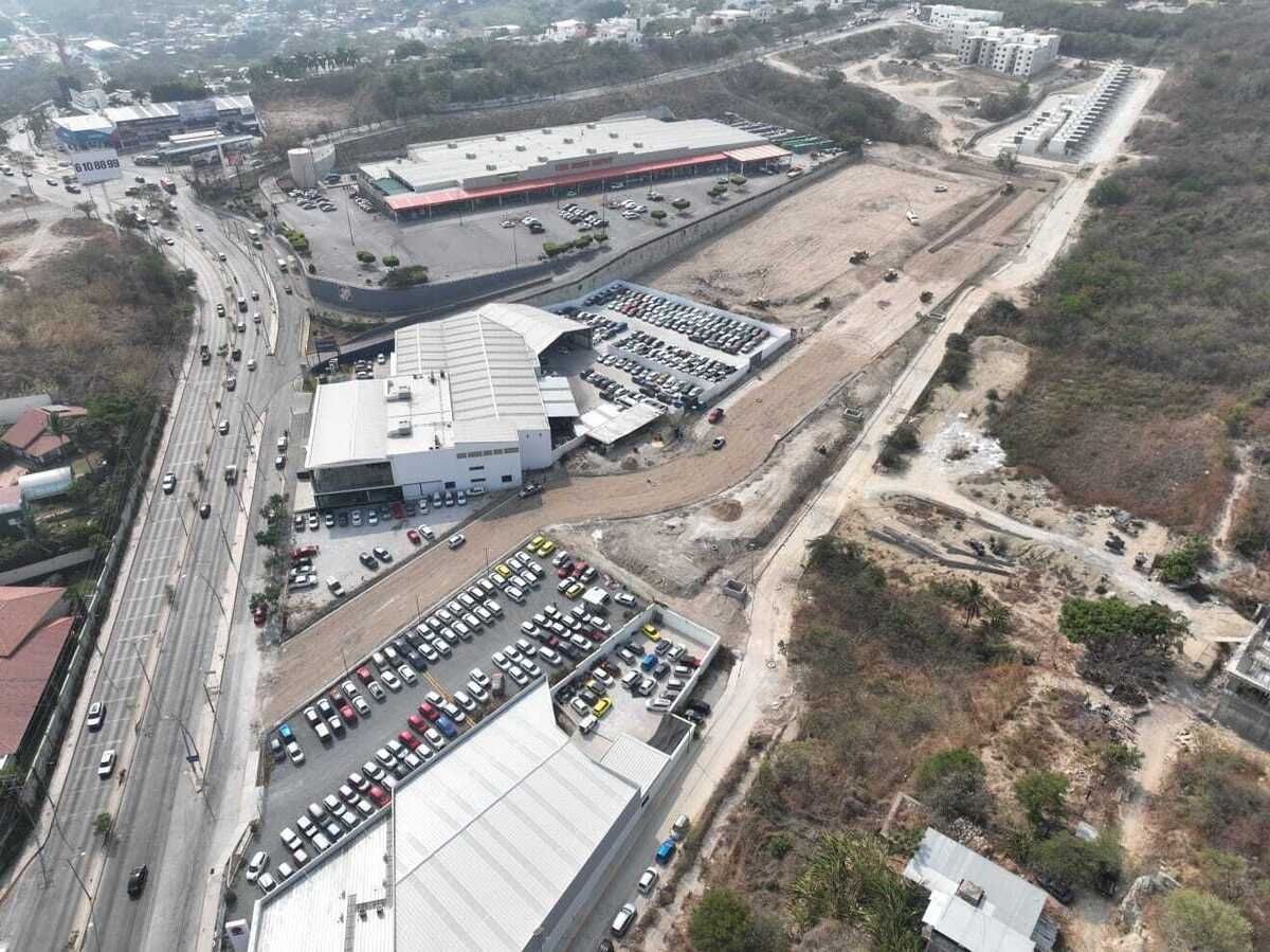 TERRENO COMERCIAL EN VENTA AL SUR PONIENTE DE TUXTLA GTZ - foto 2
