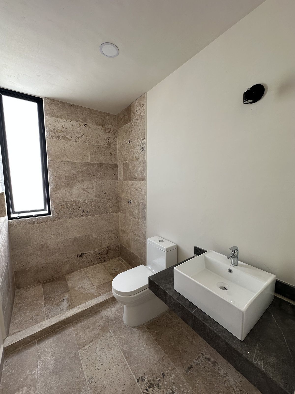 14 de 16: Elegantes baños