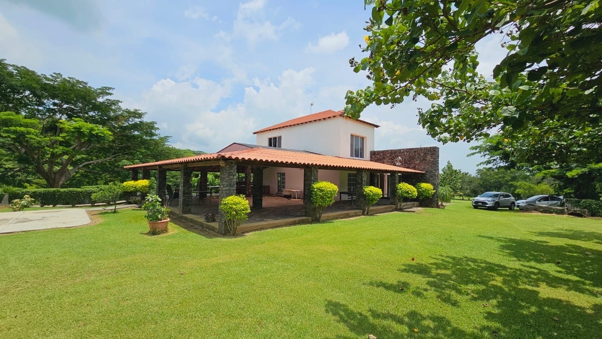 1 de 17: Exterior