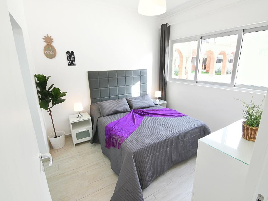3 of 26: Bedroom