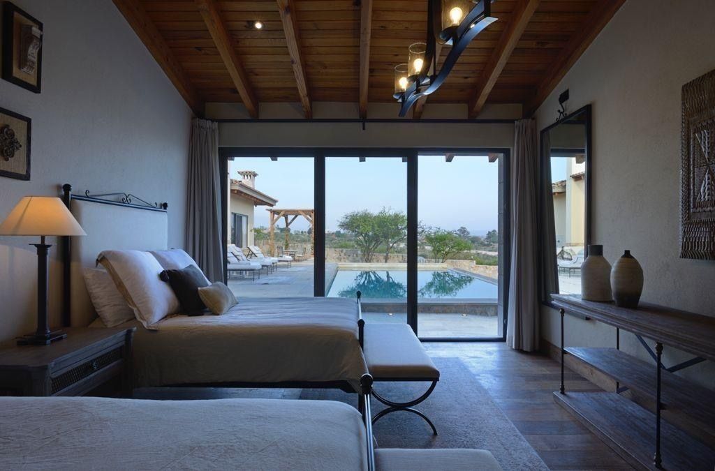 23 de 25: Secondary Room