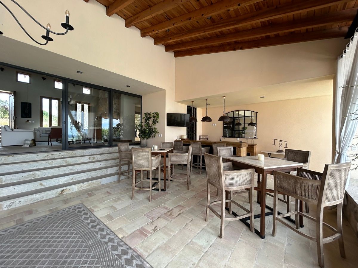 15 de 25: “Family & Friends Terrace”