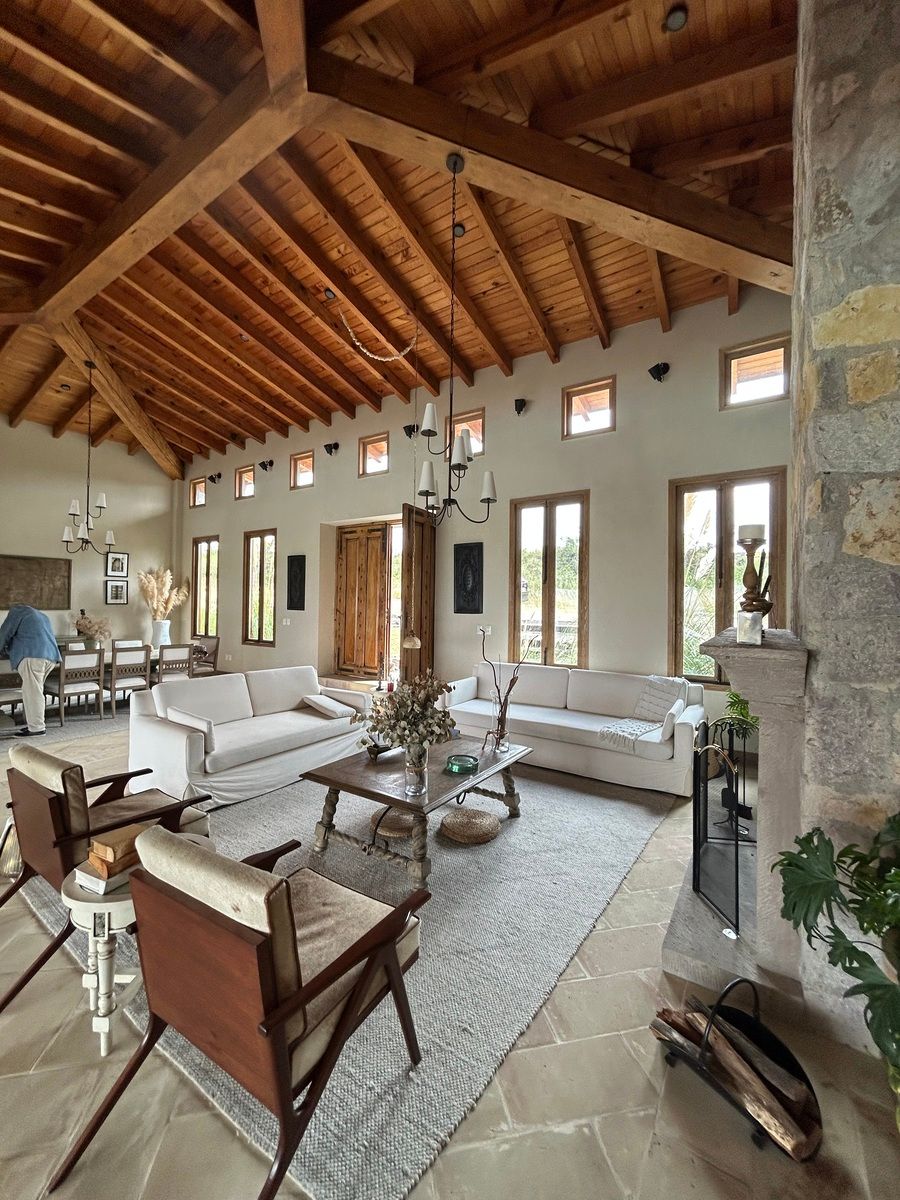 5 de 25: Main “Sala” living room