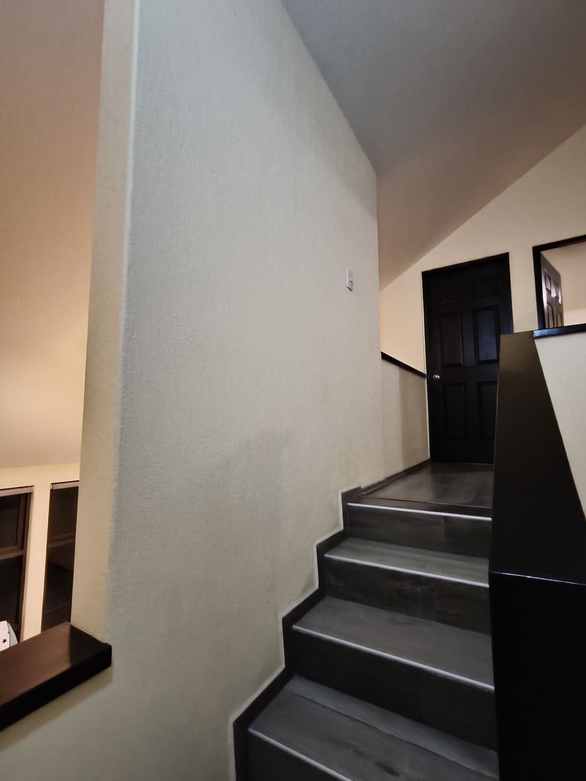 22 de 43: Escaleras a 2do nivel