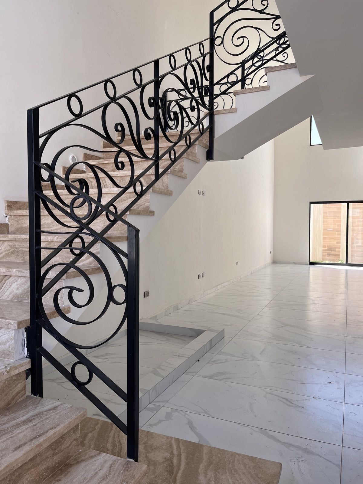 Escaleras y sala, foto 6 de 26