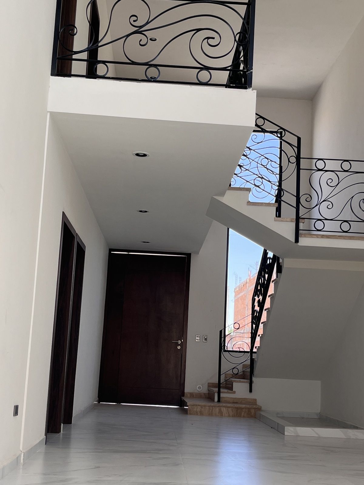 Recibidor, foto 8 de 26