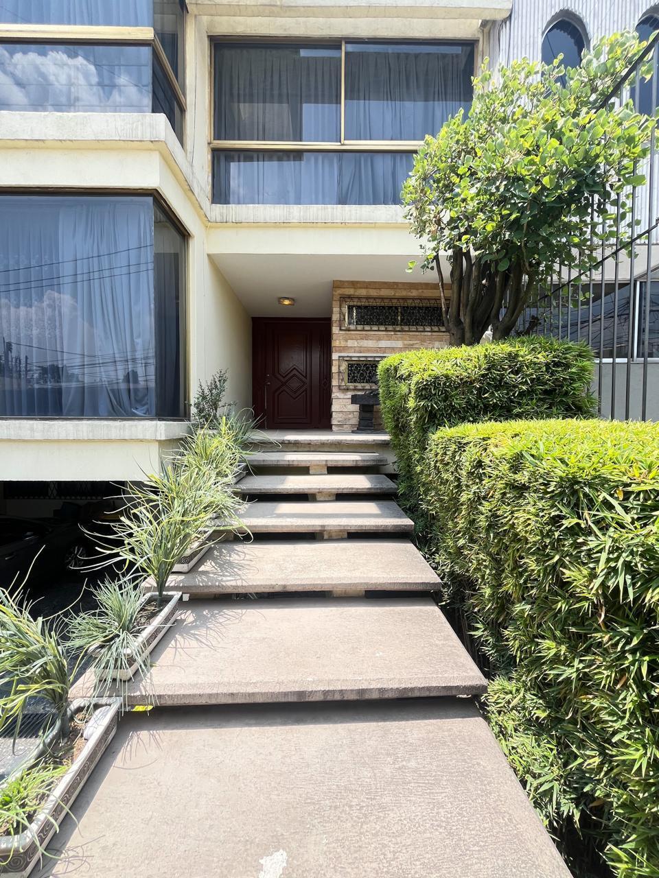 2 of 44: ACCESO PRINCIPAL