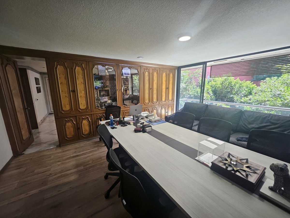 81, Bosque de Jacarandas, Bosque de las Lomas, 11700 con 3 Recámaras, 3 Baños, 600 Metros Cuadrados y 3 Puestos de Estacionamiento 81, Bosque de Jacarandas, Bosque de las Lomas, 11700 con 3 Recámaras, 3 Baños, 600 Metros Cuadrados y 3 Puestos de Estacionamiento