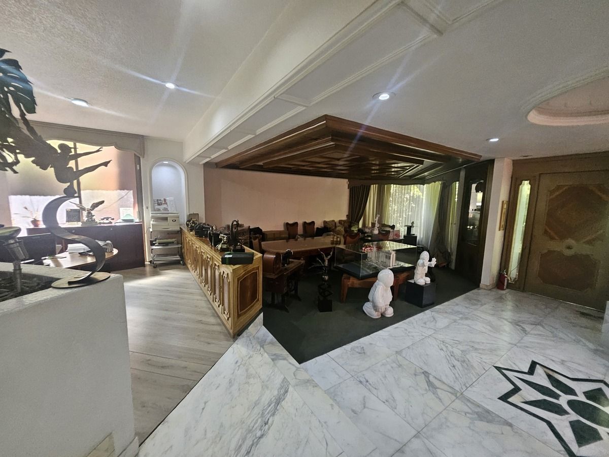 81, Bosque de Jacarandas, Bosque de las Lomas, 11700 con 3 Recámaras, 3 Baños, 600 Metros Cuadrados y 3 Puestos de Estacionamiento 81, Bosque de Jacarandas, Bosque de las Lomas, 11700 con 3 Recámaras, 3 Baños, 600 Metros Cuadrados y 3 Puestos de Estacionamiento