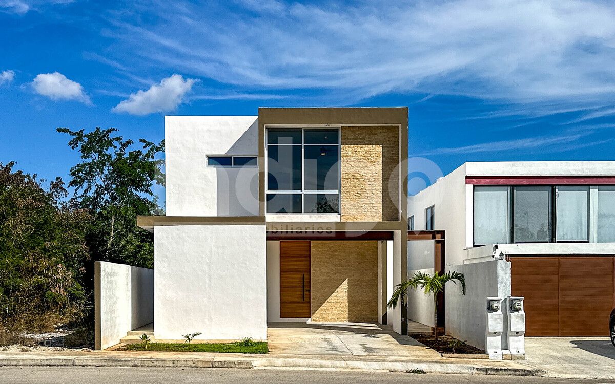 1 de 43: Fachada Frontal