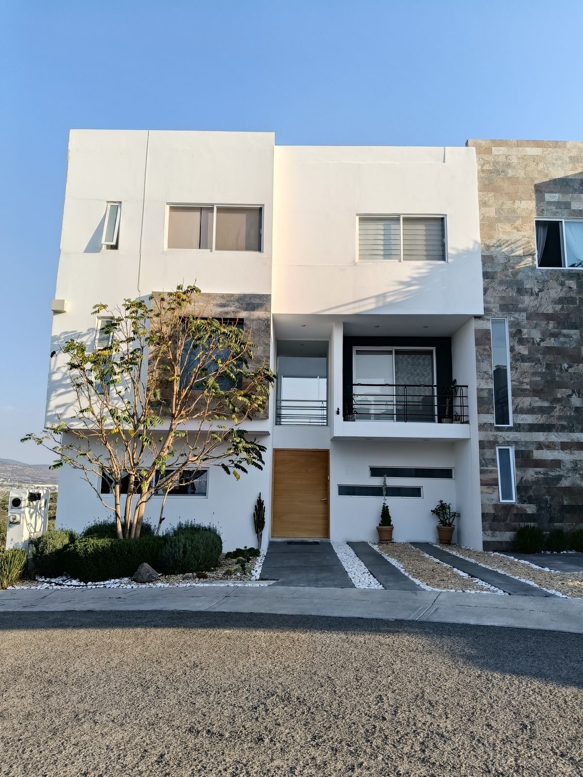 2 de 32: Fachada