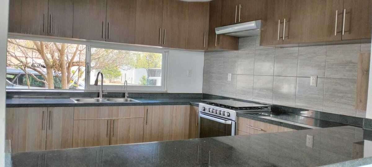 5 de 34: Cocina con vista al frente