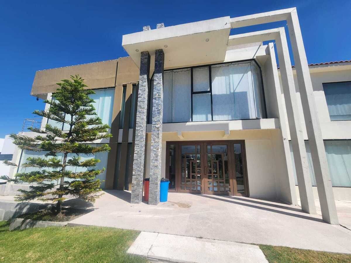 VENTA DE INCREÍBLE CASA EN RANCHO SAN JUAN - foto 1