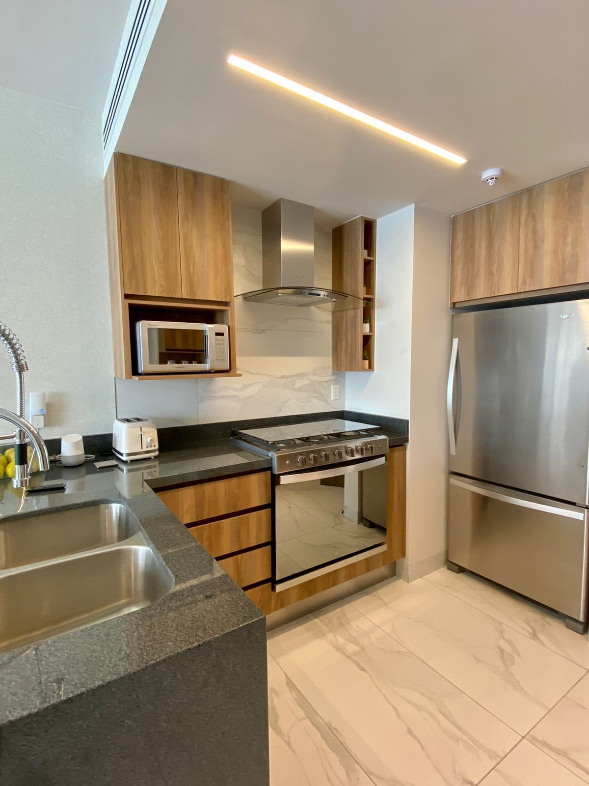 4 of 21: Cocina (dpto. muestra)