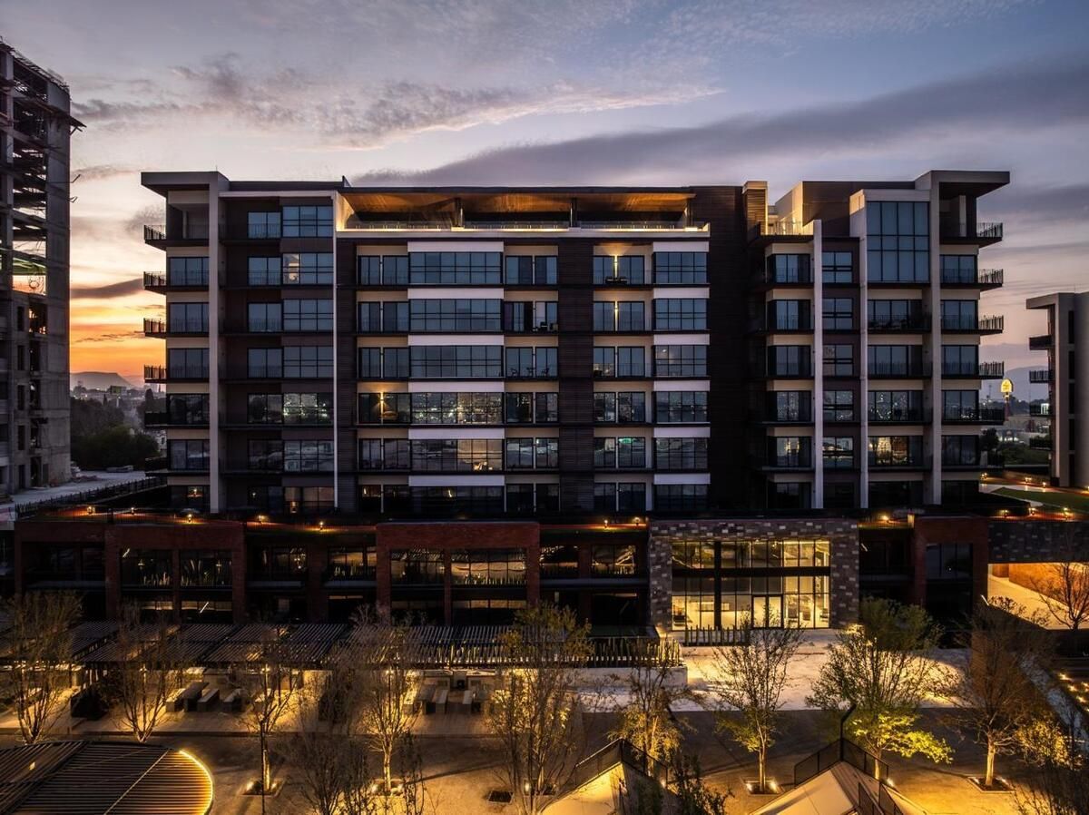 2 of 18: Edificios Living