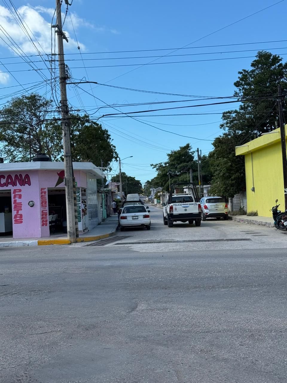 2 de 6: CALLE LATERAL