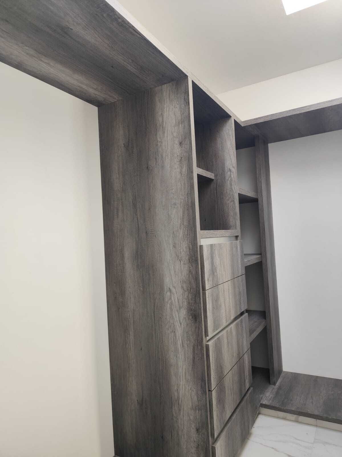 22 of 39: CLOSET