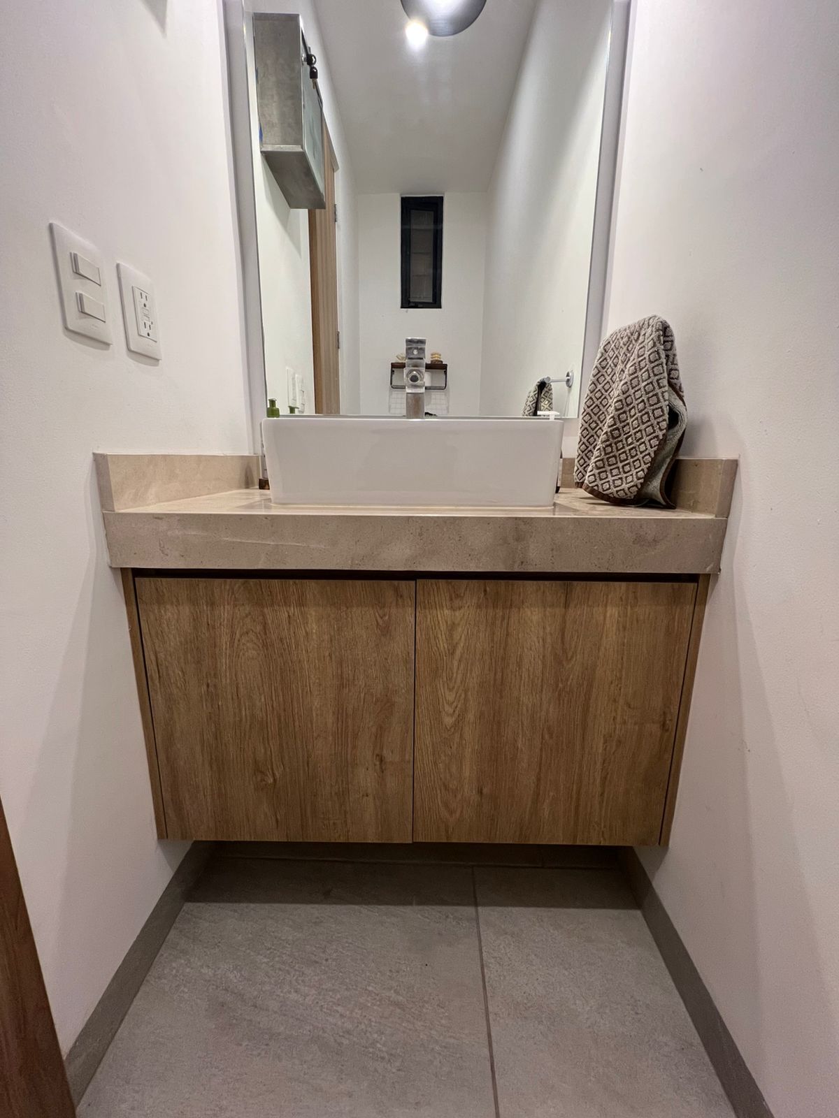 4 de 40: Medio baño