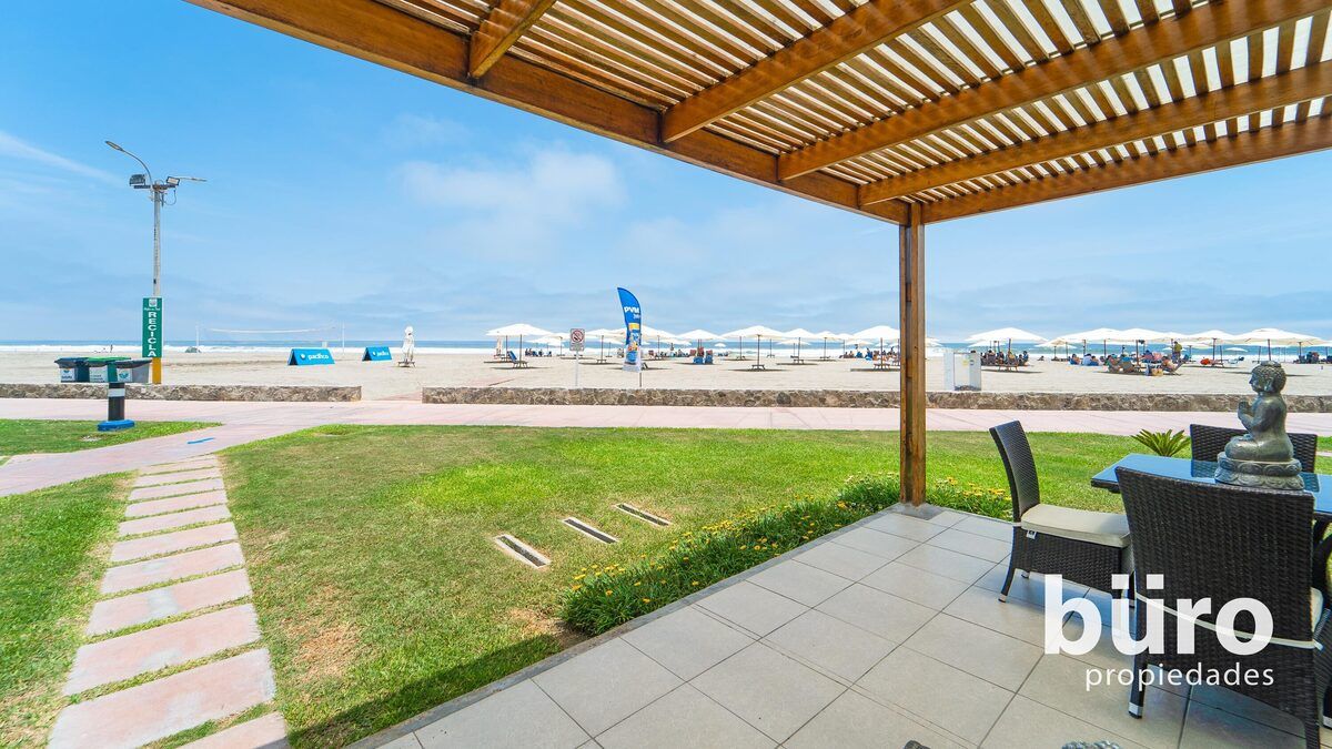1 of 32: Terraza primer nivel