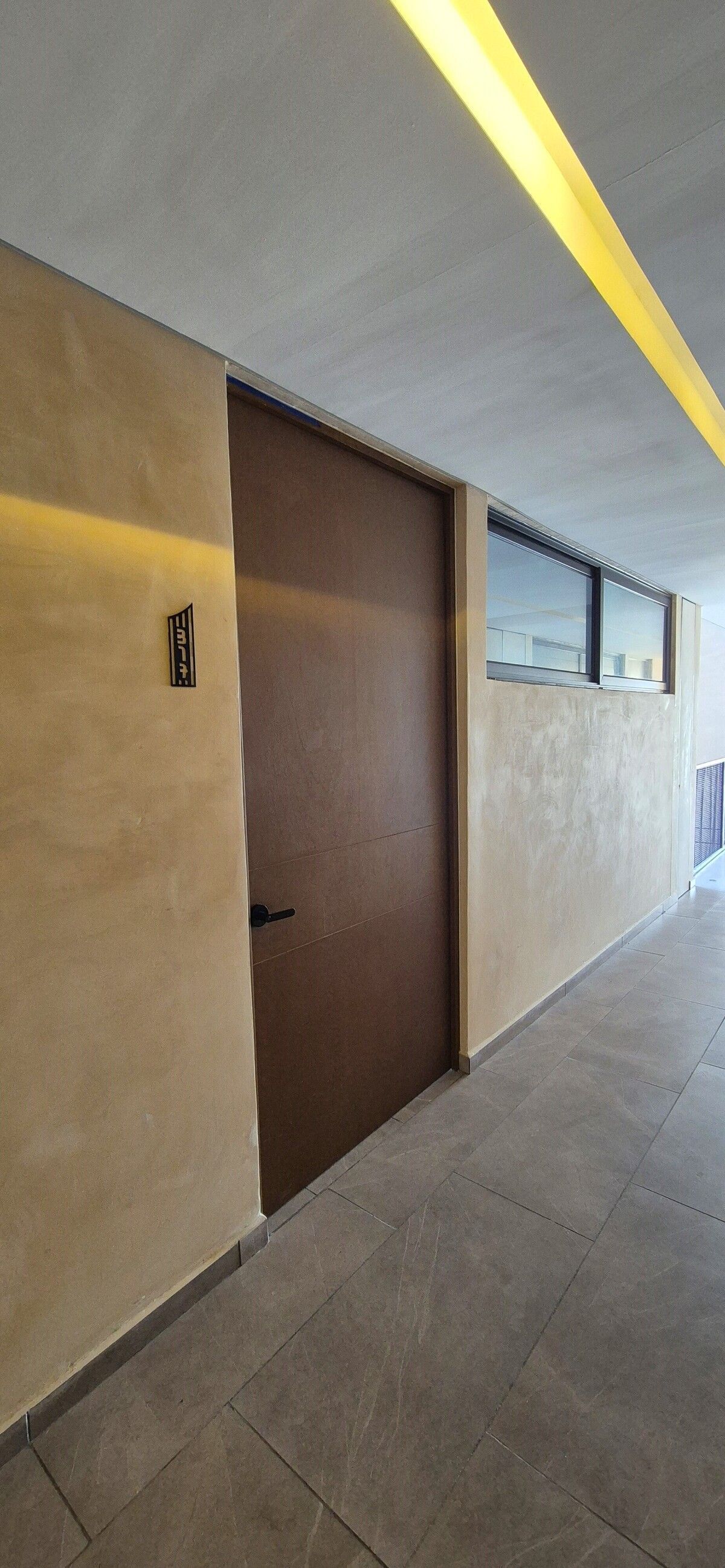 4 de 27: ACCESO DEPARTAMENTO