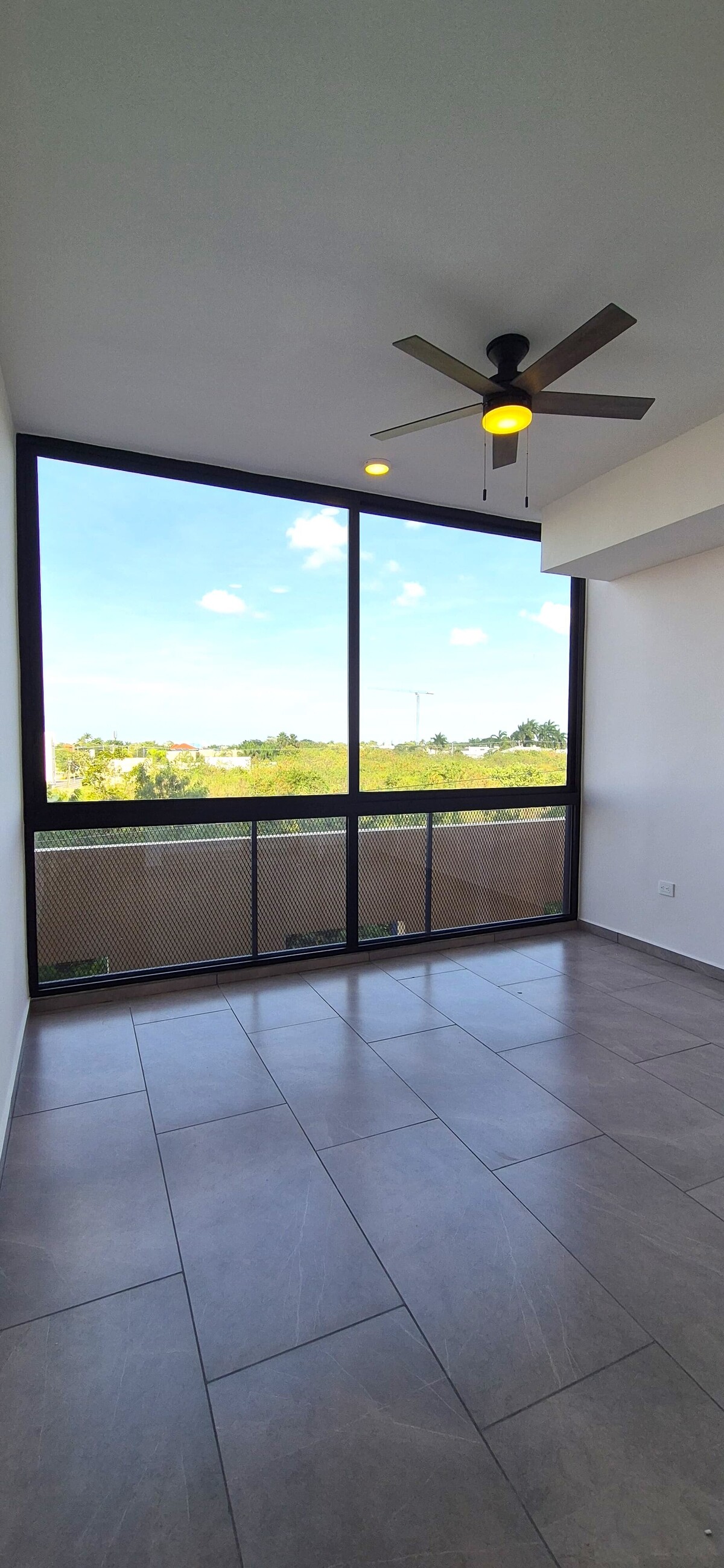 7 de 28: SALA VISTA NORTE