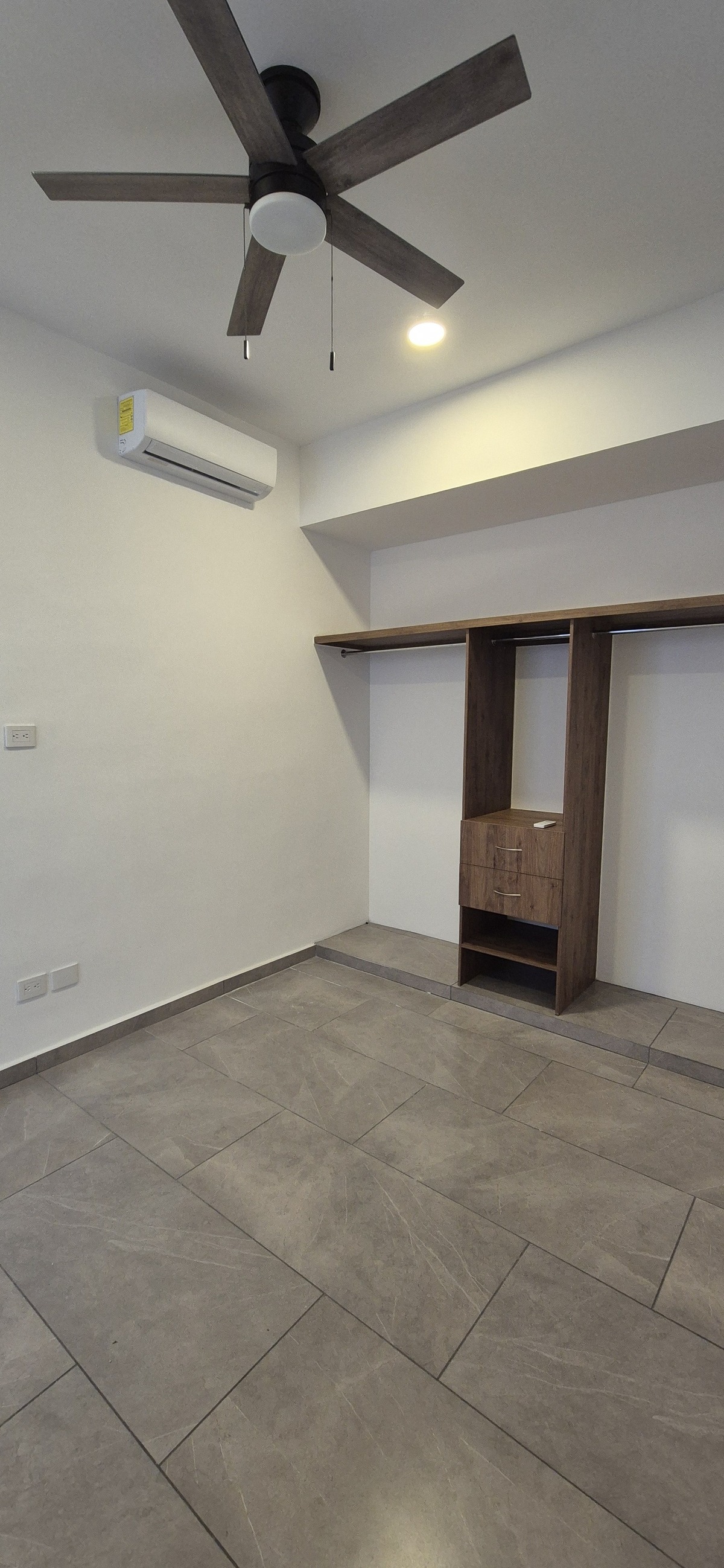 9 de 29: CLOSET REC PRINCIPAL