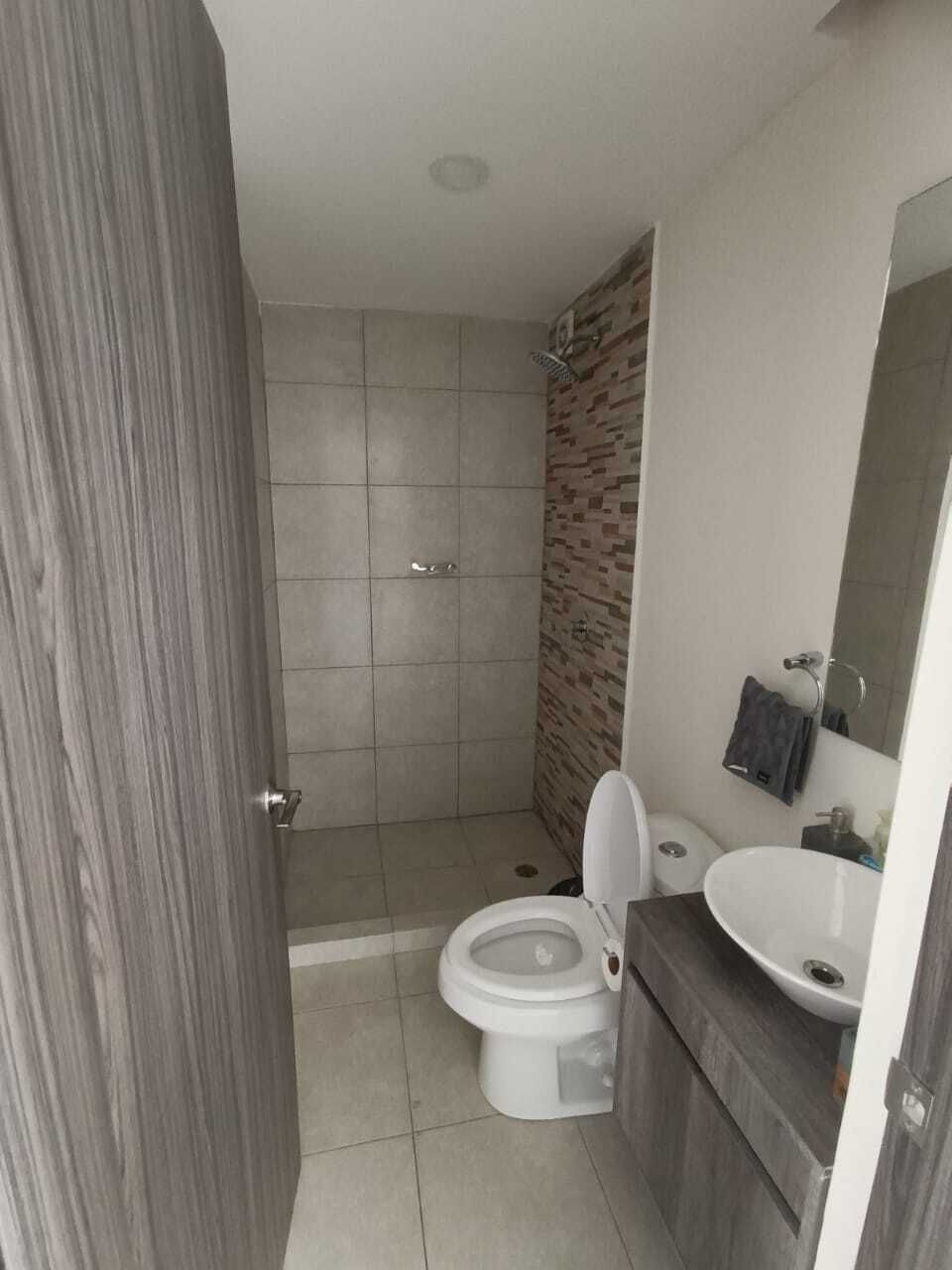 12 de 12: BAÑO SECUNDARIA