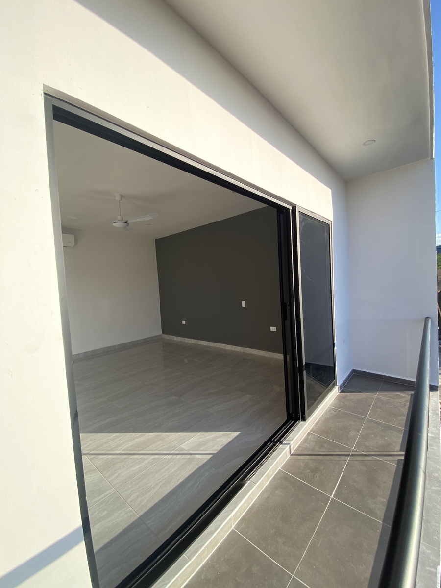 9 de 19: Balcón, Recámara Principal