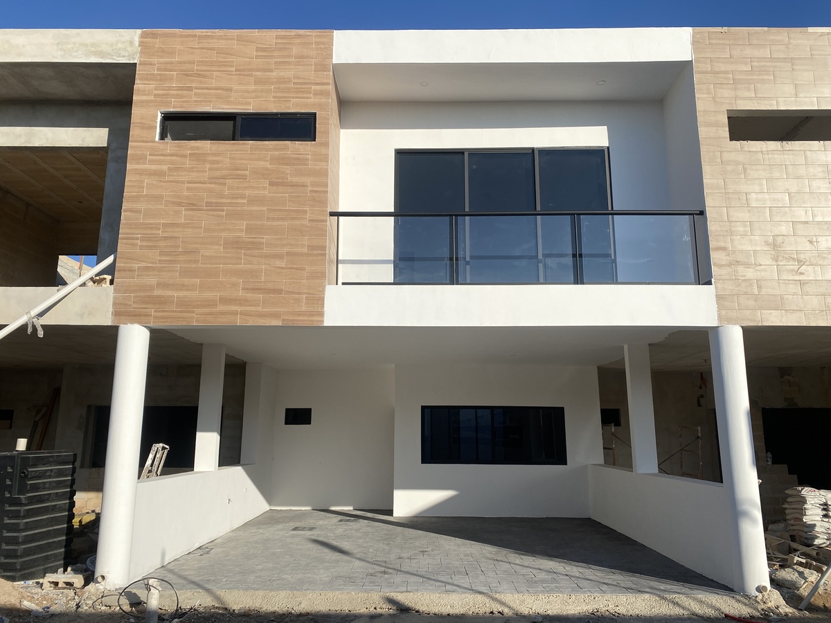 1 de 17: Fachada Principal