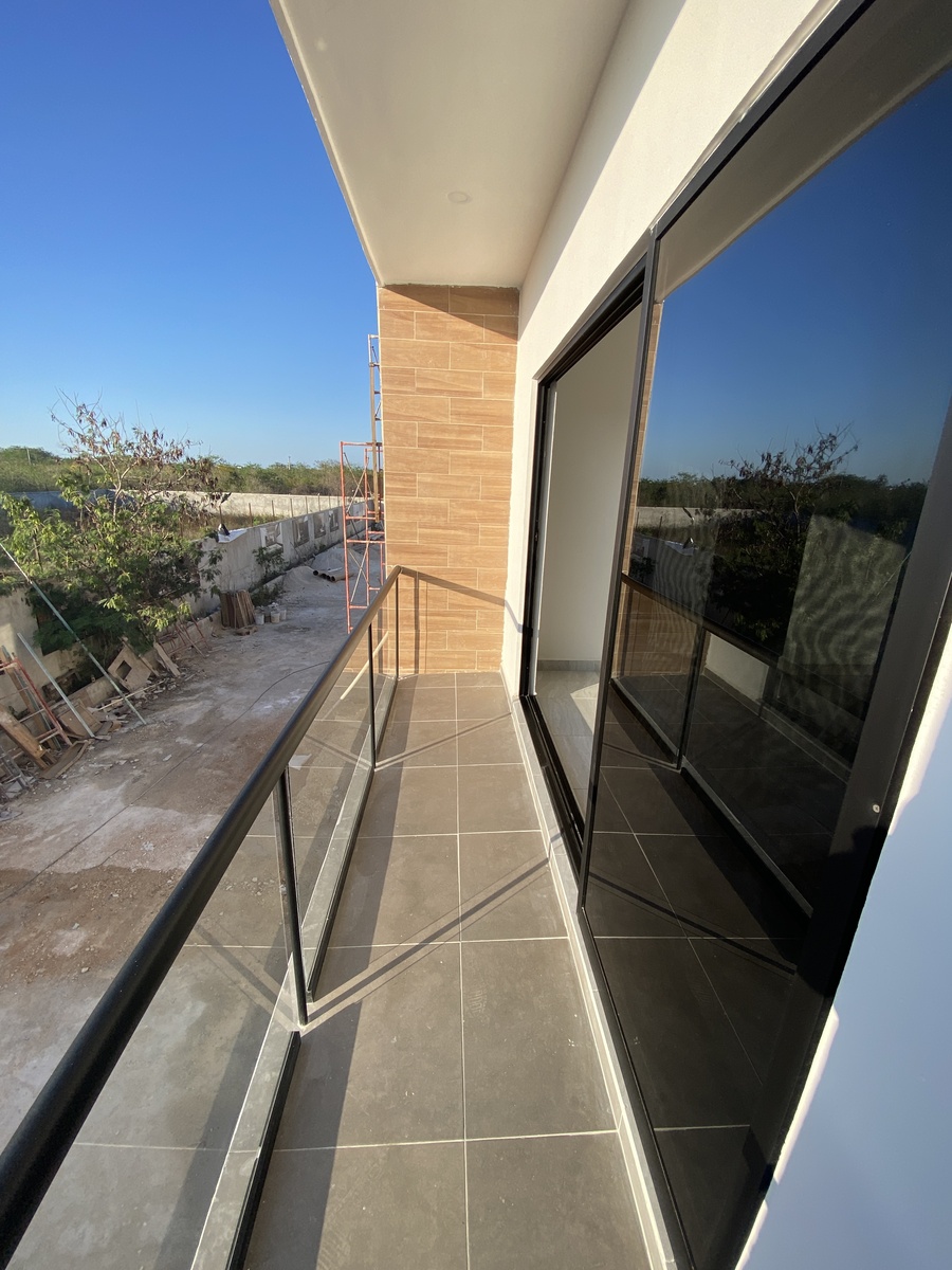 8 de 17: Balcón Recámara Principal