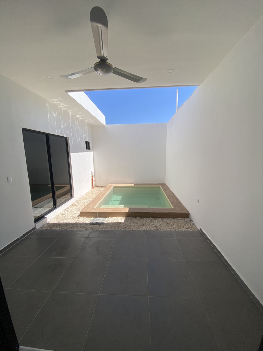 14 de 17: Terraza y Alberca